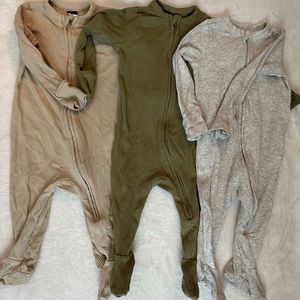 Old Navy Footed Sleepers 6-9 Months
